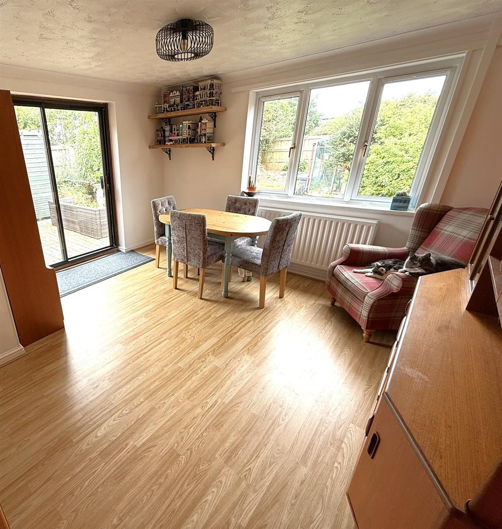 Provis Mead, Chippenham